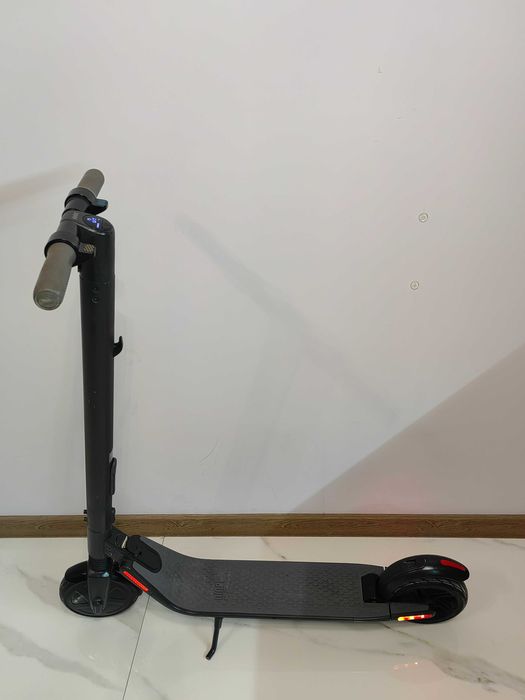 Ninebot ES2 електрическа тротинетка