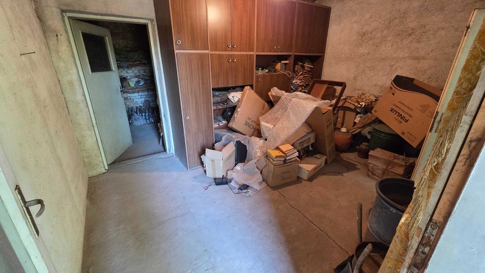 къща в гр Гълъбово - 3.8 дка