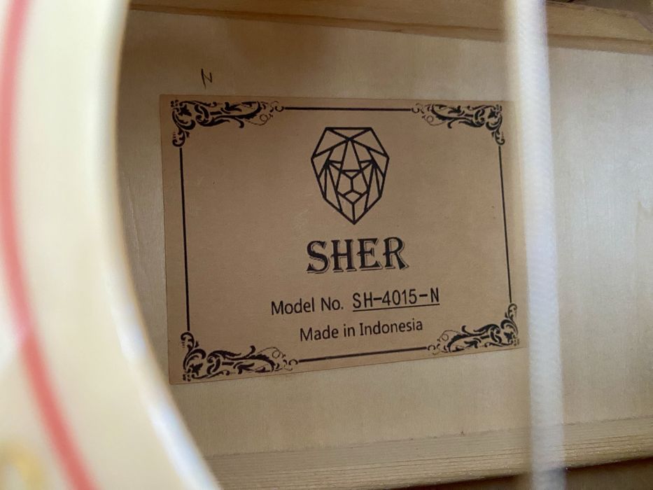 Gitara akusticheskiy