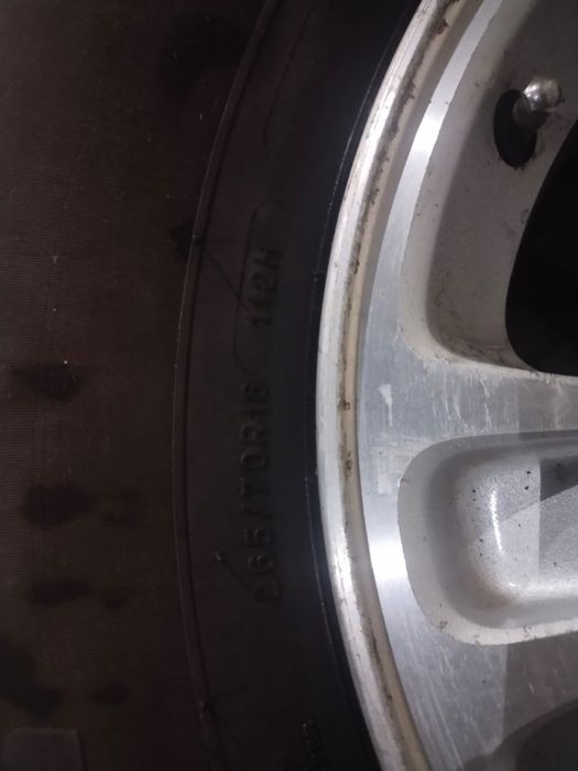 Продам резину летнию