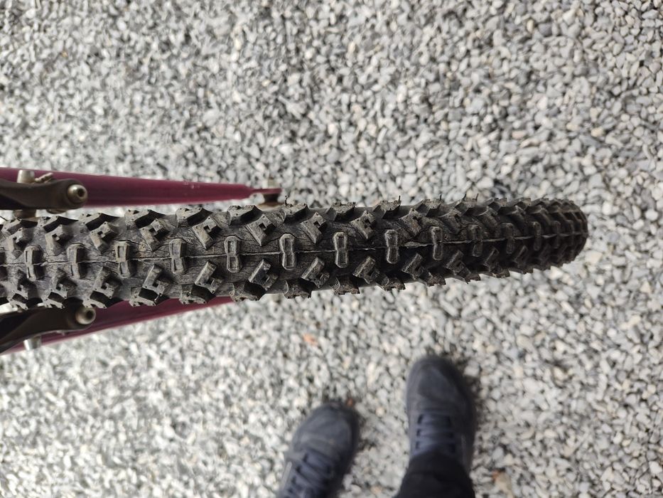 Bicicletă pentru fete pe 24