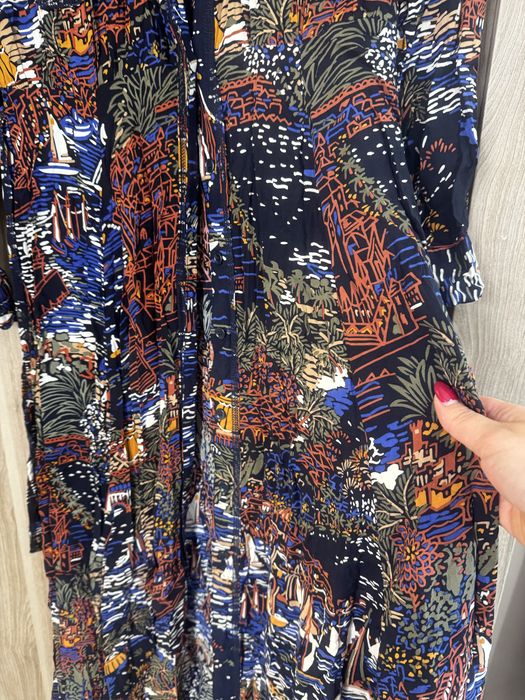 Ефирни дамски рокли на Oysho, Zara, Stradivarius и LCW