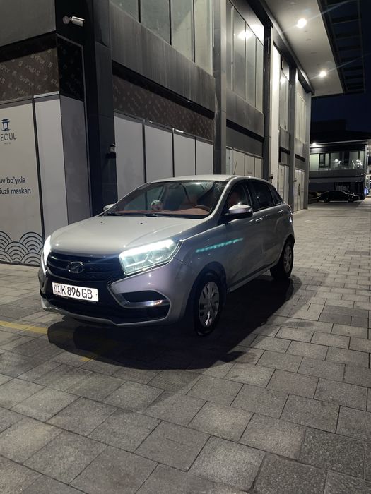 Продам Lada x ray хорошом состаяние срочно