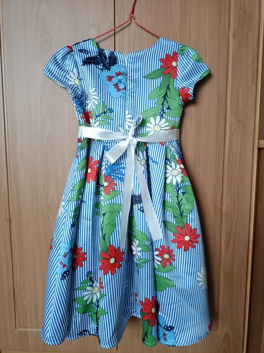 Платья нарядные для девочки