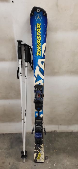 Vând set schiuri sau separat