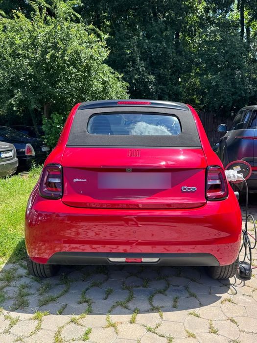Fiat 500E Flat 500E Cabrio RED edition