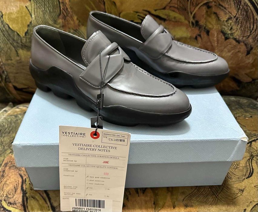Prada pantofi noi de dama,cutie originala, eticheta, gri, marimea 37,5