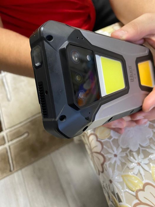 Telefon mobil iHunt Tank 2 Pro cu Proiector Video DLP, Dual SIM, 4G, O