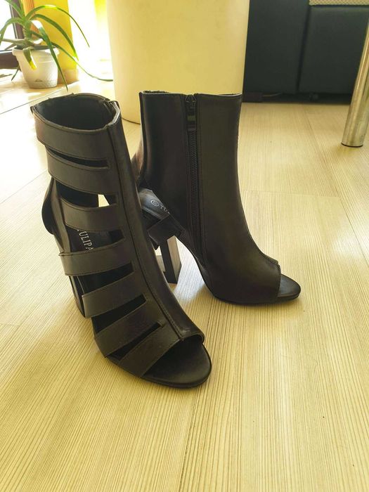 екстравагантни обувки на ток