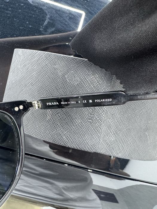 Очки черные PRADA