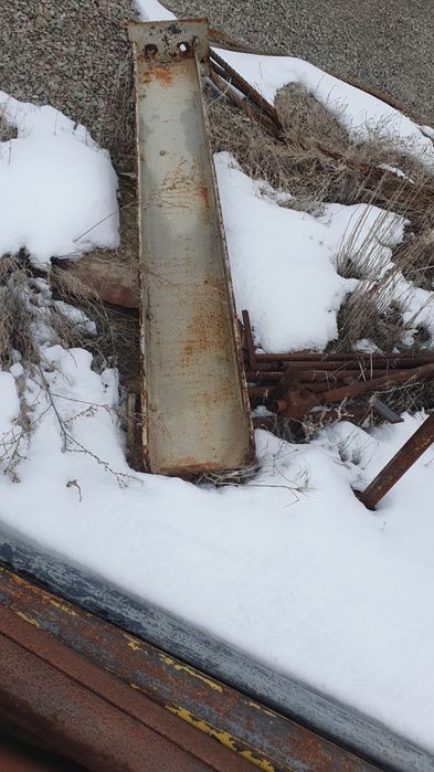 Продаются угольник,швеллер, трубы.