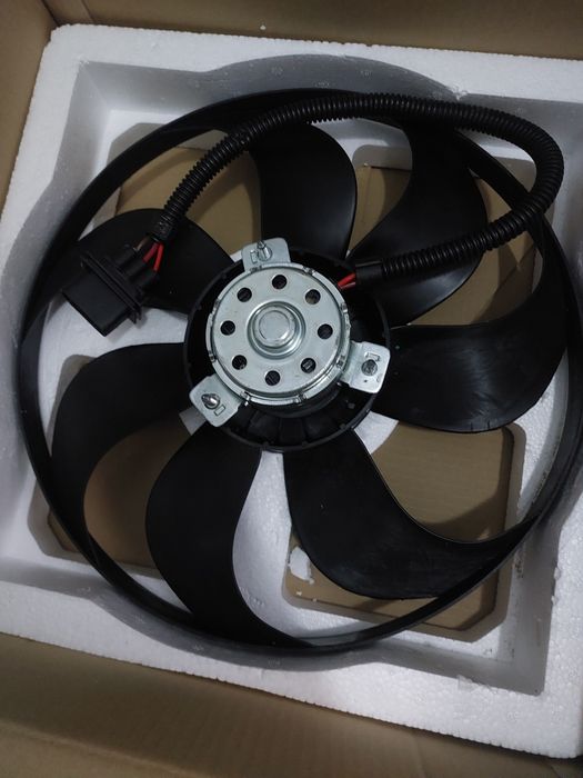 Вентилятор  радиатора  Volkswagen Jetta