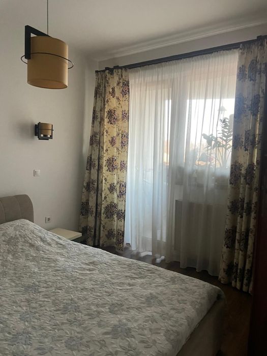 Inchiriez apartament 55 m2