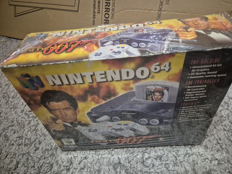 Nintendo 64, complet cutie originala, ediție Golden Eye + jocuri G.E.7