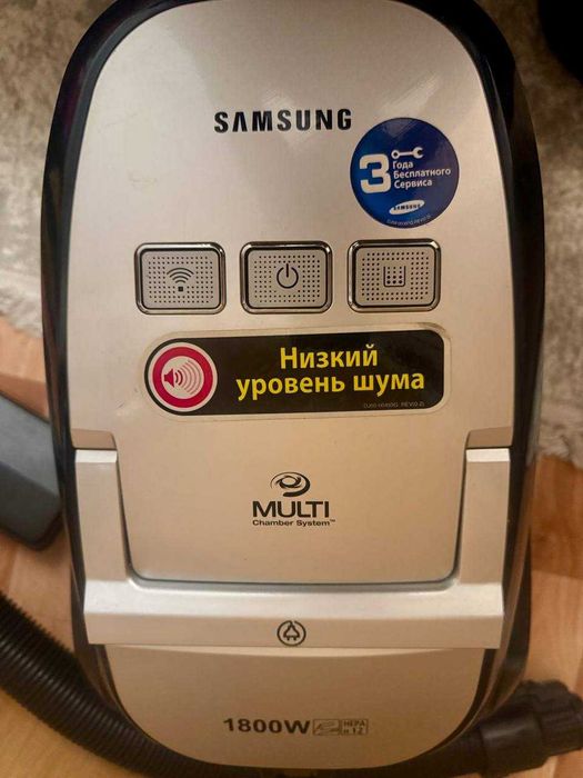 Практичный пылесос Samsung