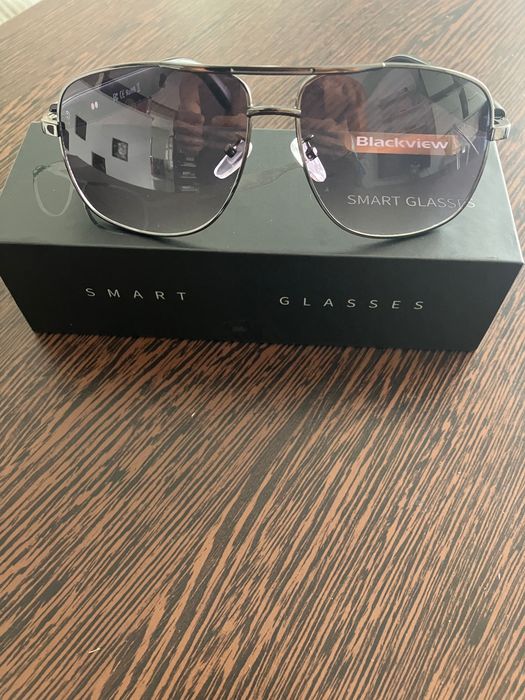 Black view smart glasses