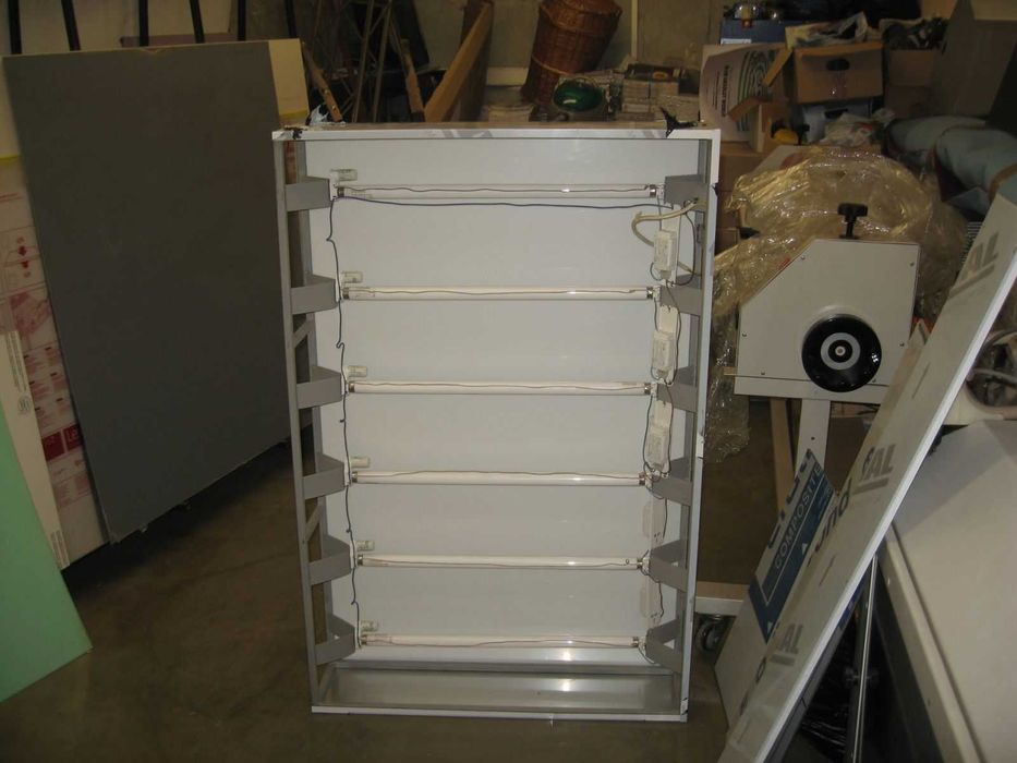 Двустранно светещи кутии