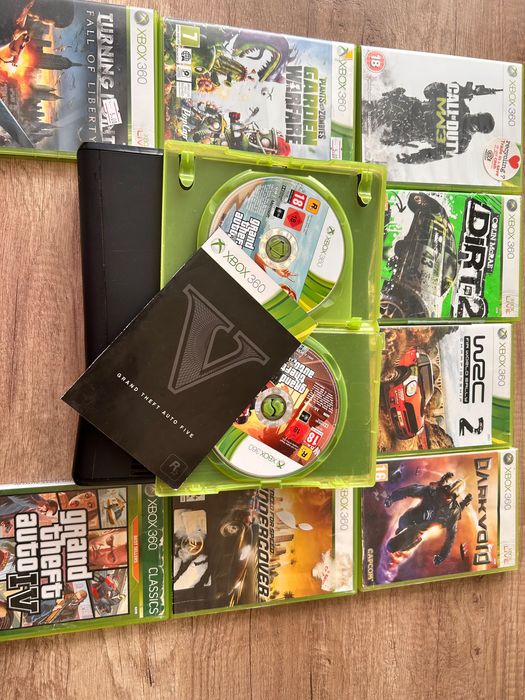 Xbox 360 с 9 игри