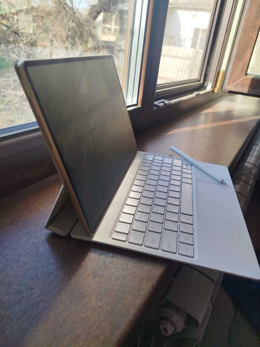 Планшет Huawei с клавиатурой