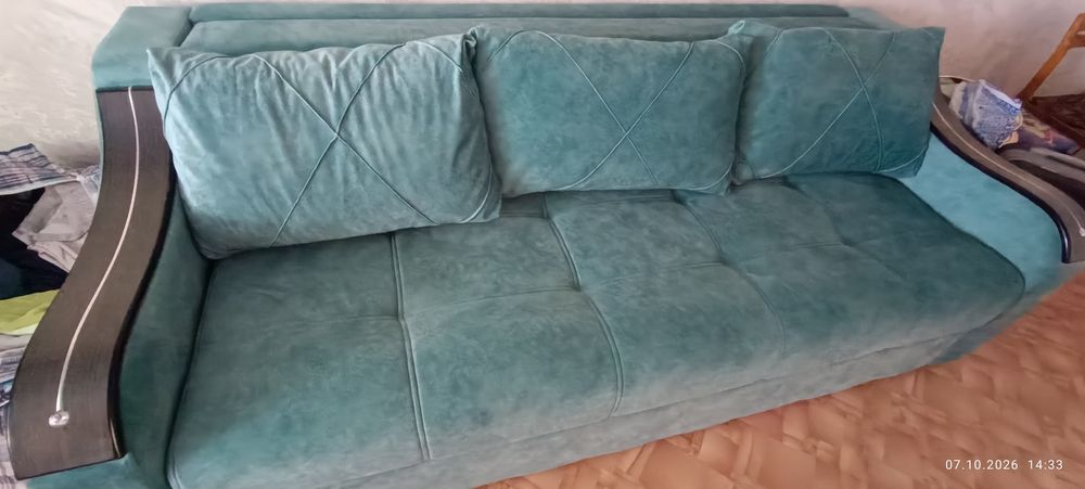 Продам диван для гостинной
