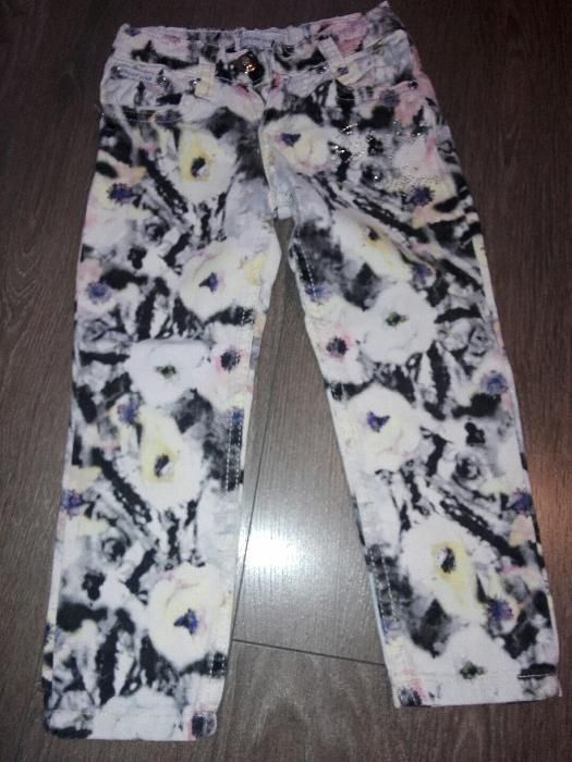 Лот с жилетки и панталони за девойка