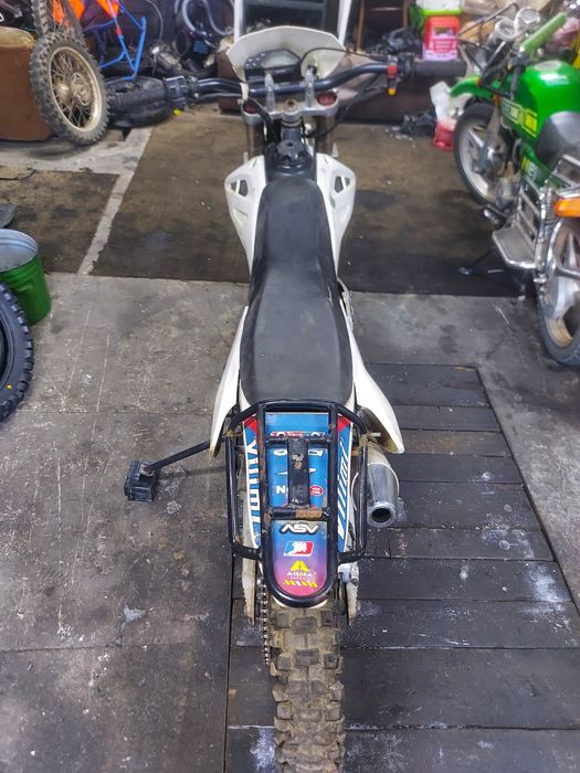 Продаю мотоцикл эндуро 250куб