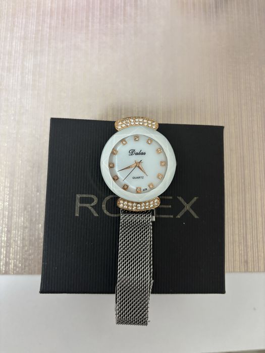 Стилен , елегантен часовник Dalas