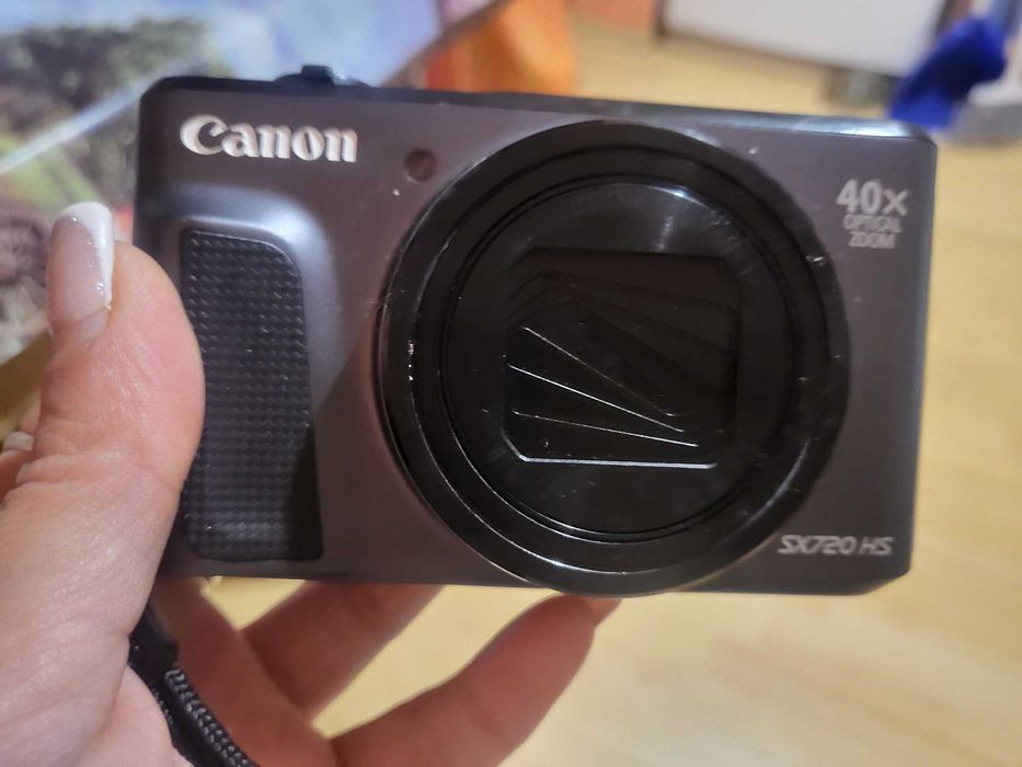 Фотоапарат Canon