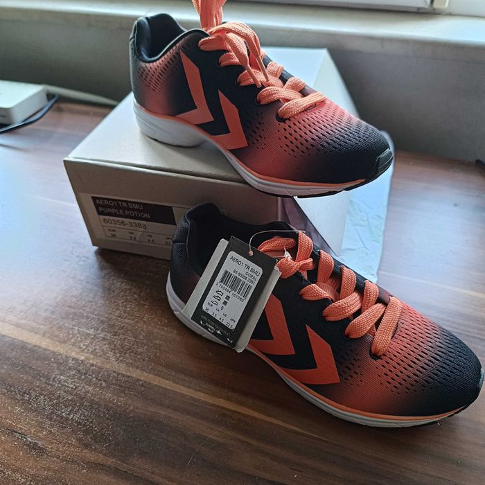 Чисто нови дамски боти и маратонки