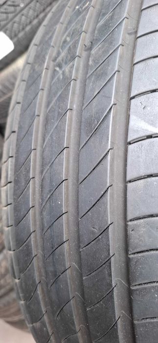 4бр. 215/65/17 Michelin 6.3mm грайфер, дот 18г. Предлагаме монтаж +++
