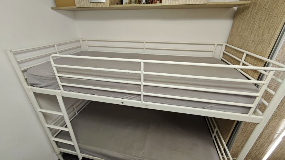 Pat suspendat metalic integral ikea 200/90 cm.