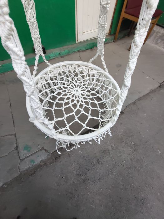 Качели ручной работы