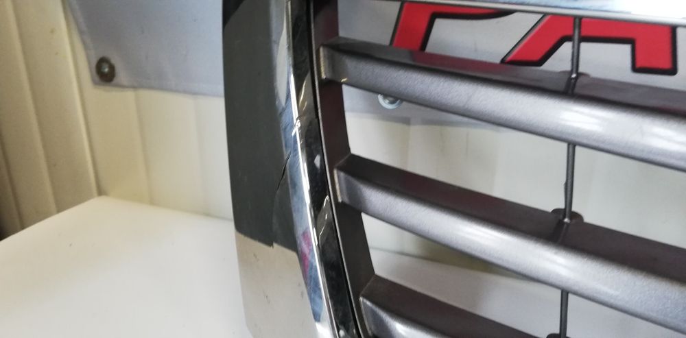 Предна решетка Toyota Hilux 2011-2016