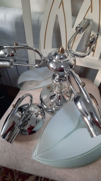 Продаётся люстра и бра