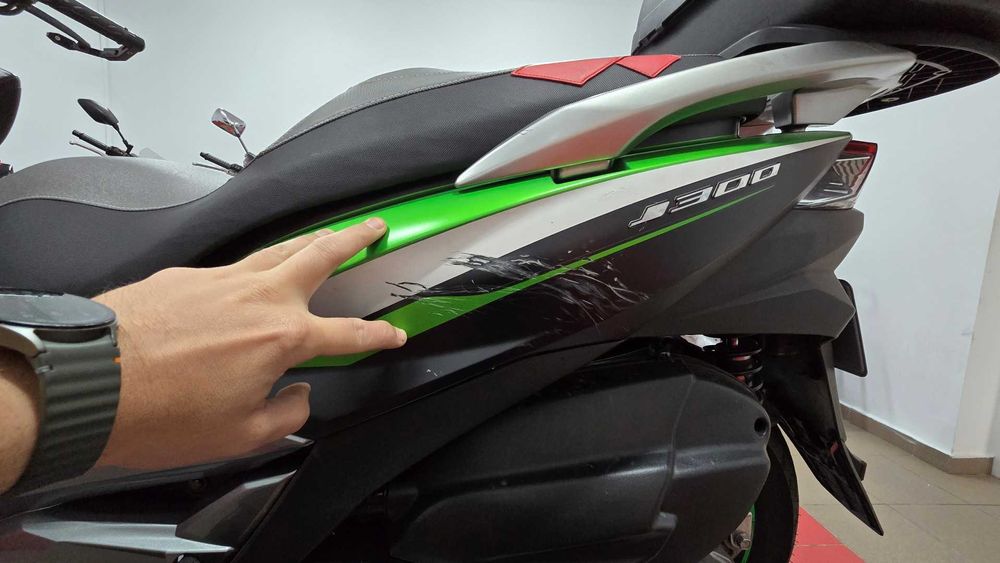 Kawasaki J300 ABS - 2016