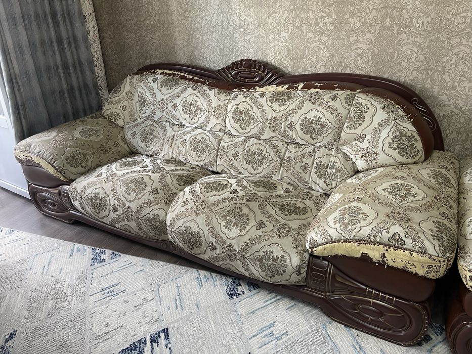 Диван б/у состояние