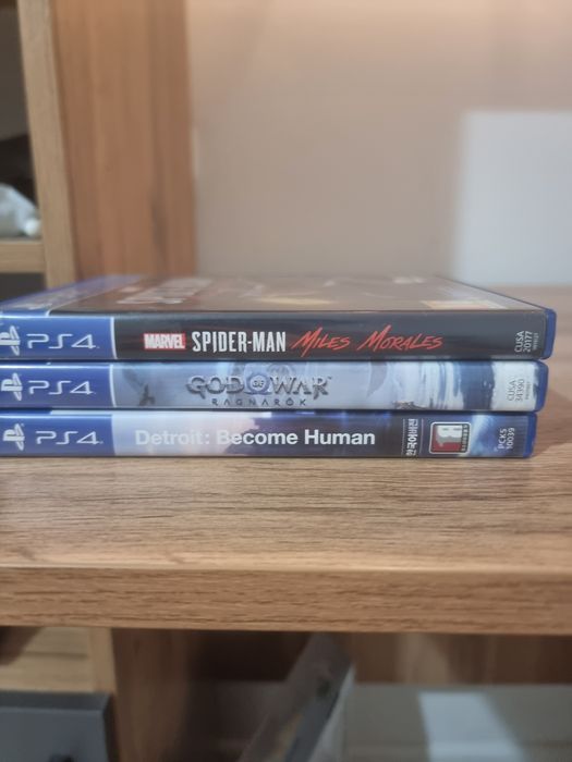 Sony PlayStation 4 FAT + 3 топовых диска (без геймпада)