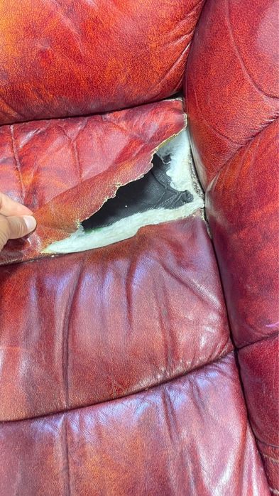 Кожаный диван - тройка