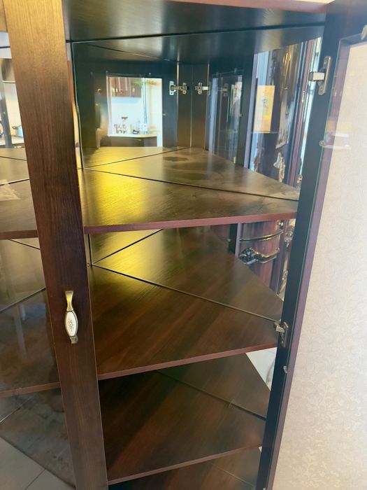 Продам кухонный шкаф/барный шкаф