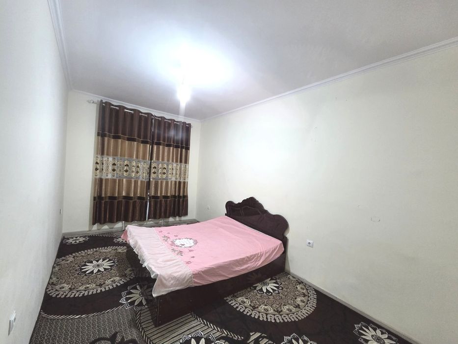 Sergile moshina bozori yonida kvartira bor