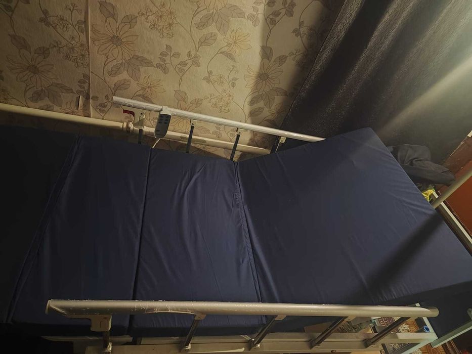 медицинская кровать