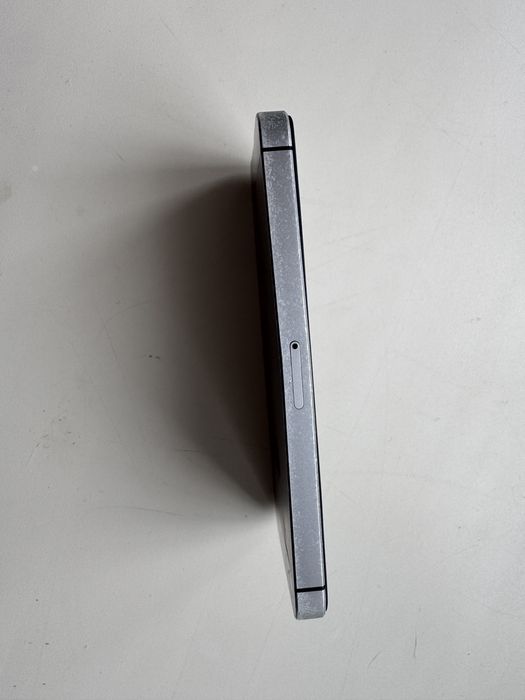 Продам айфон Se original 2018 года