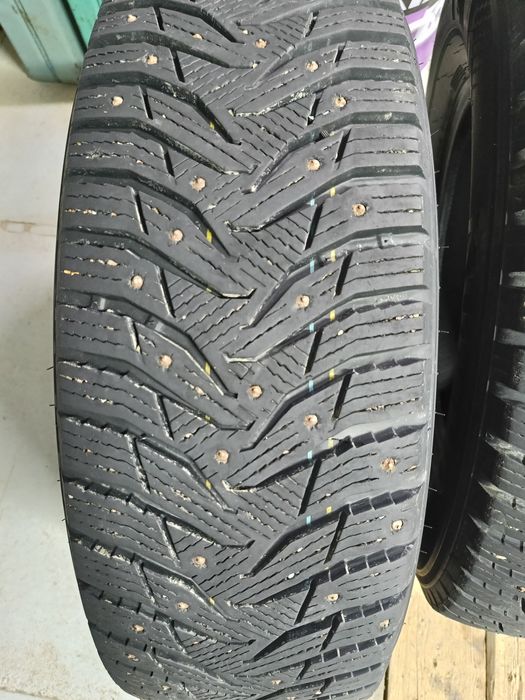 Продам зимние шины 245/70/16