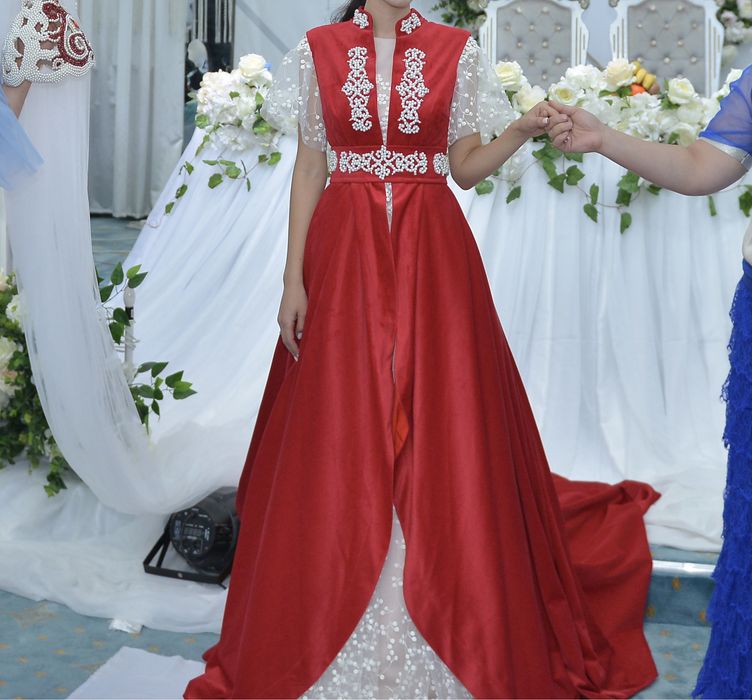 Платье и камзол на узату