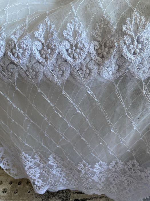 Продам шторы- тюль .