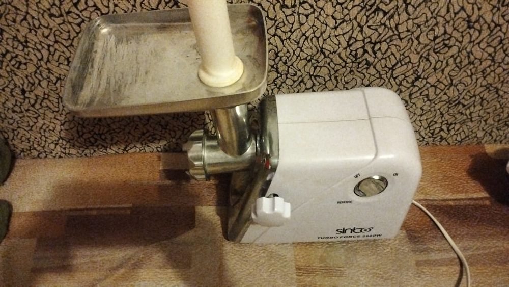 Электромясорубка продам недорого