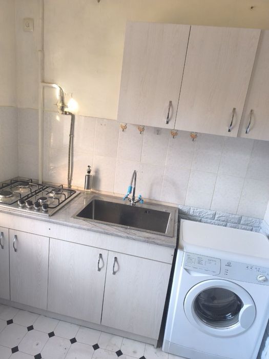 1 комнатная с мебелью и теникой в 1 микрорайоне