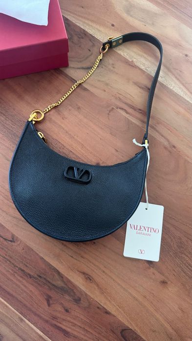Нова, оригинална чанта Valentino Garavani намалям на 1190 лв.