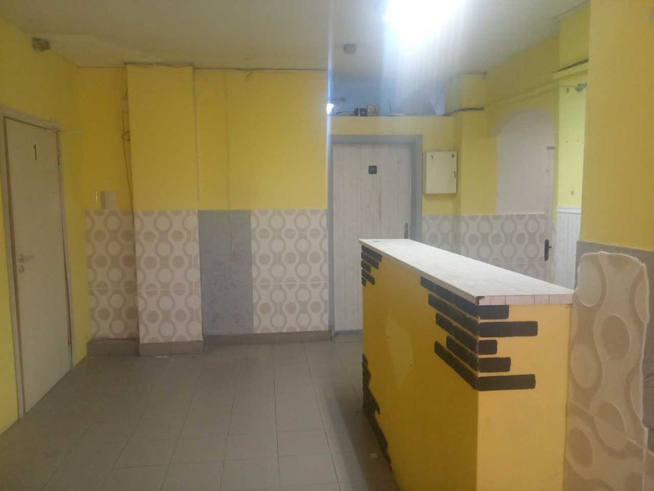 Помещение под наем в жк Света Троица за спортна зала