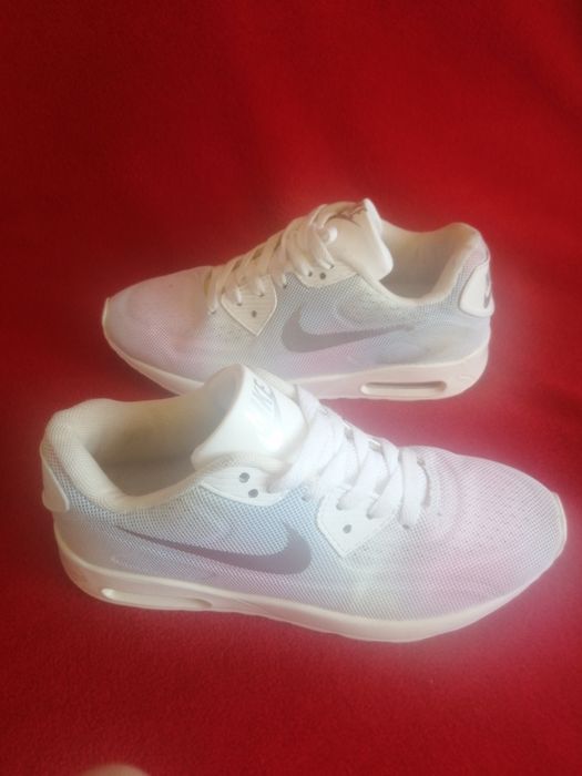 NIKE, Дамски маратонки, маркови.номер 35.